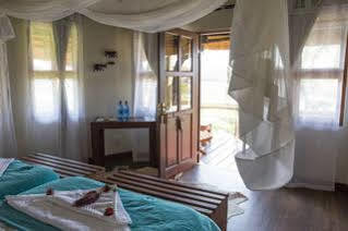 Hakusembe River Lodge Zambezi エクステリア 写真